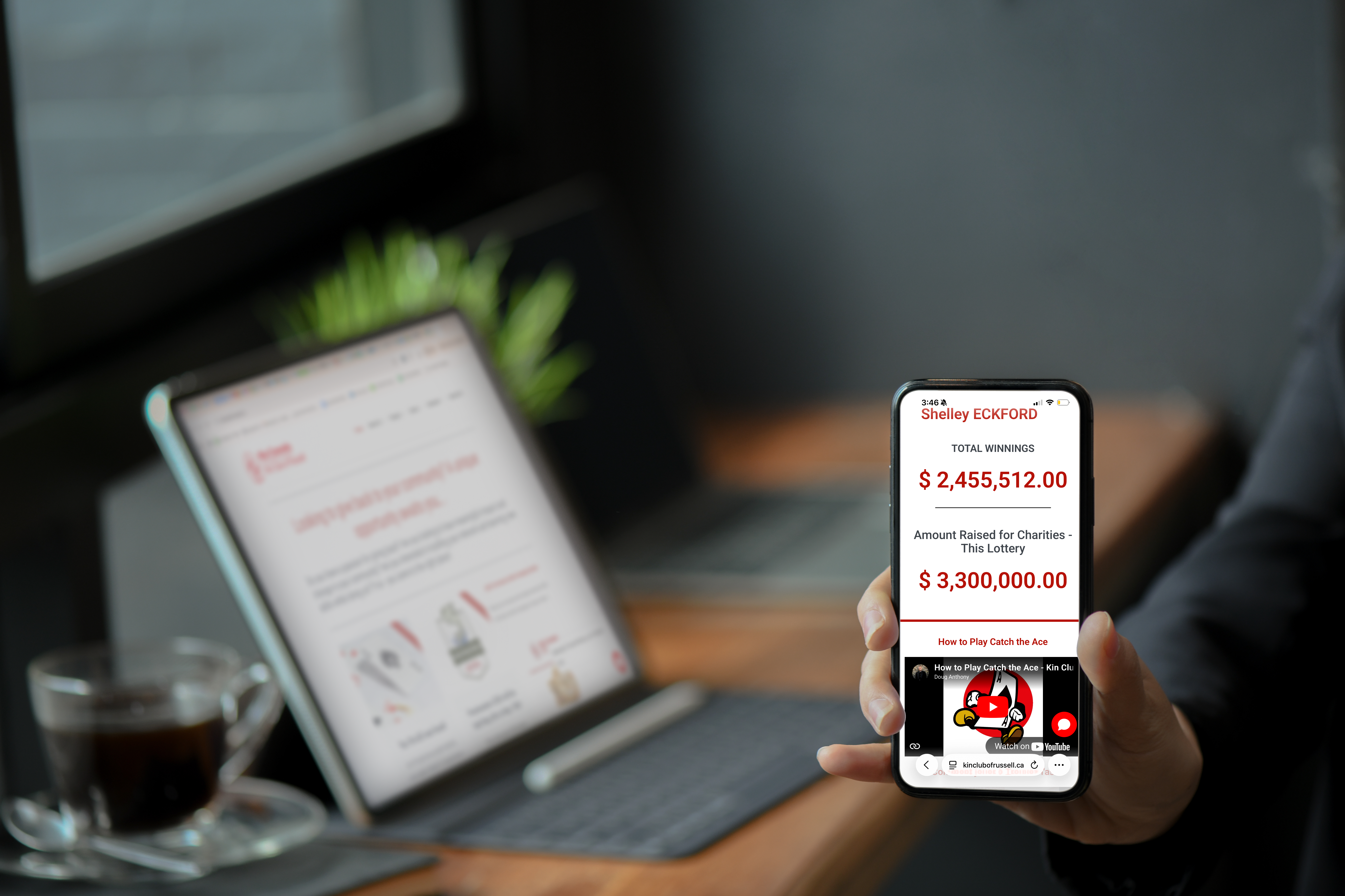 businesswomen hand showing mobile phone blank scre 2026 01 07 02 08 33 utc